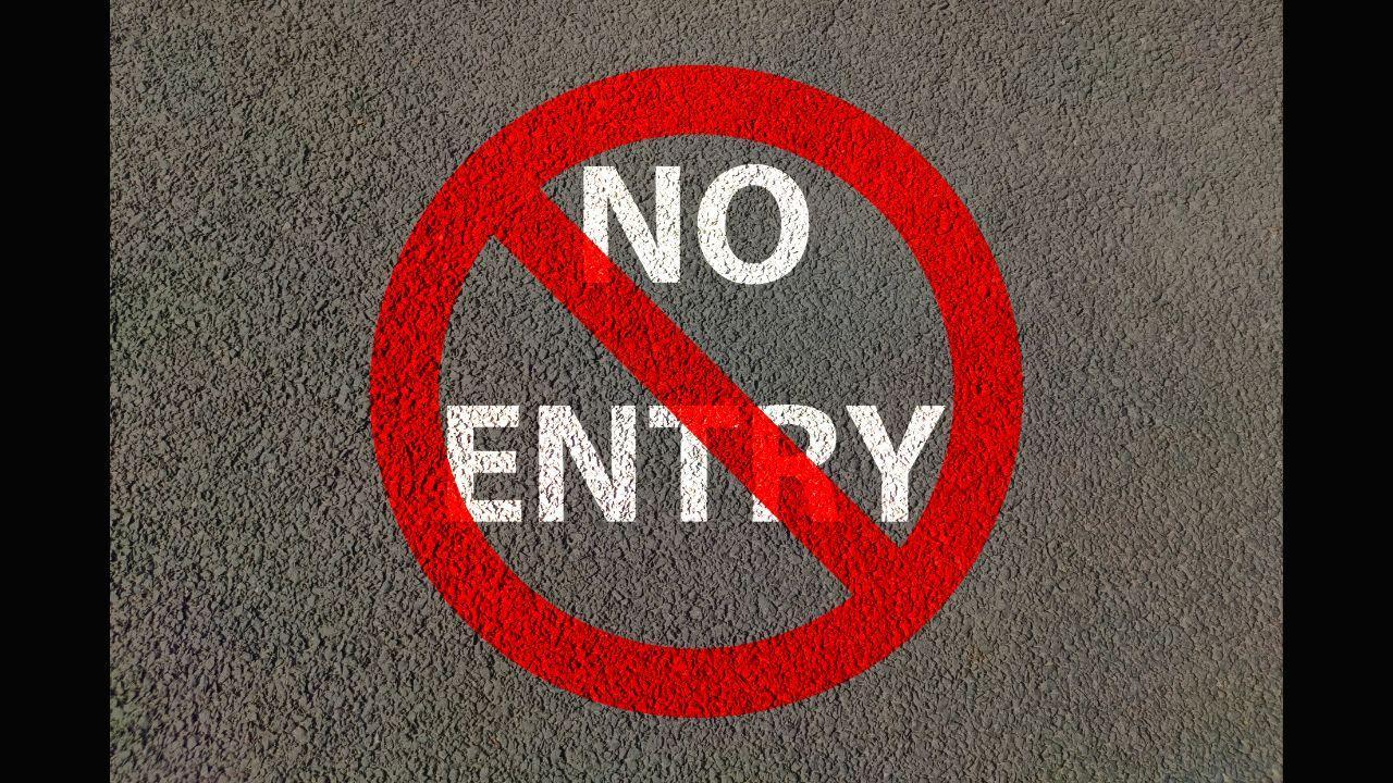 Delhi restaurant denies entry to woman for wearing sari