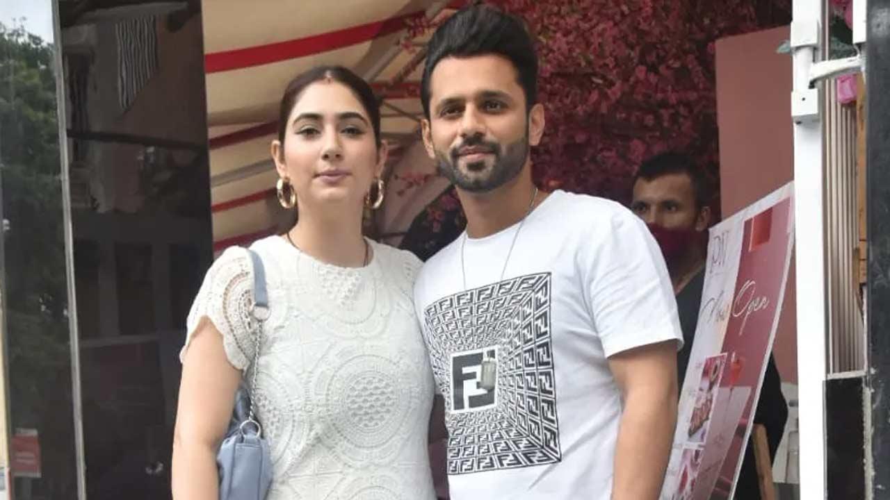 Disha Parmar as Rahul Vaidya turns 34: Am lucky that I got you