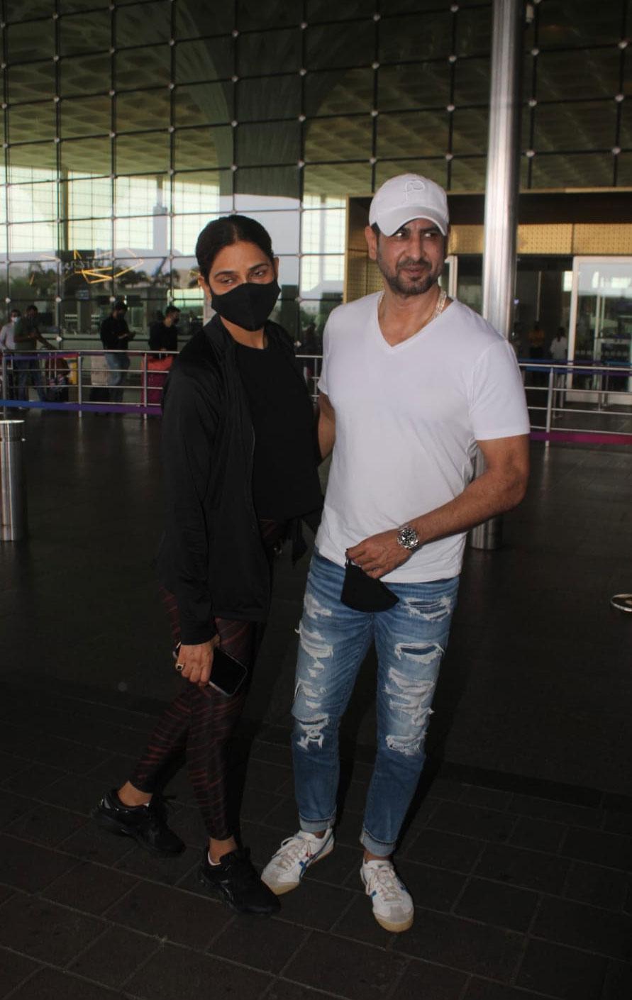 Ronit Roy and wife Neelam Singh posed together for the shutterbugs at the airport. He was last seen in the series 'Candy'.  Set in the fictional city of Rudrakund, which is located in the hills, the series deals with murder and mysteries. In the trailer, we get to see Richa portraying the role of a cop and Ronit as a school teacher.