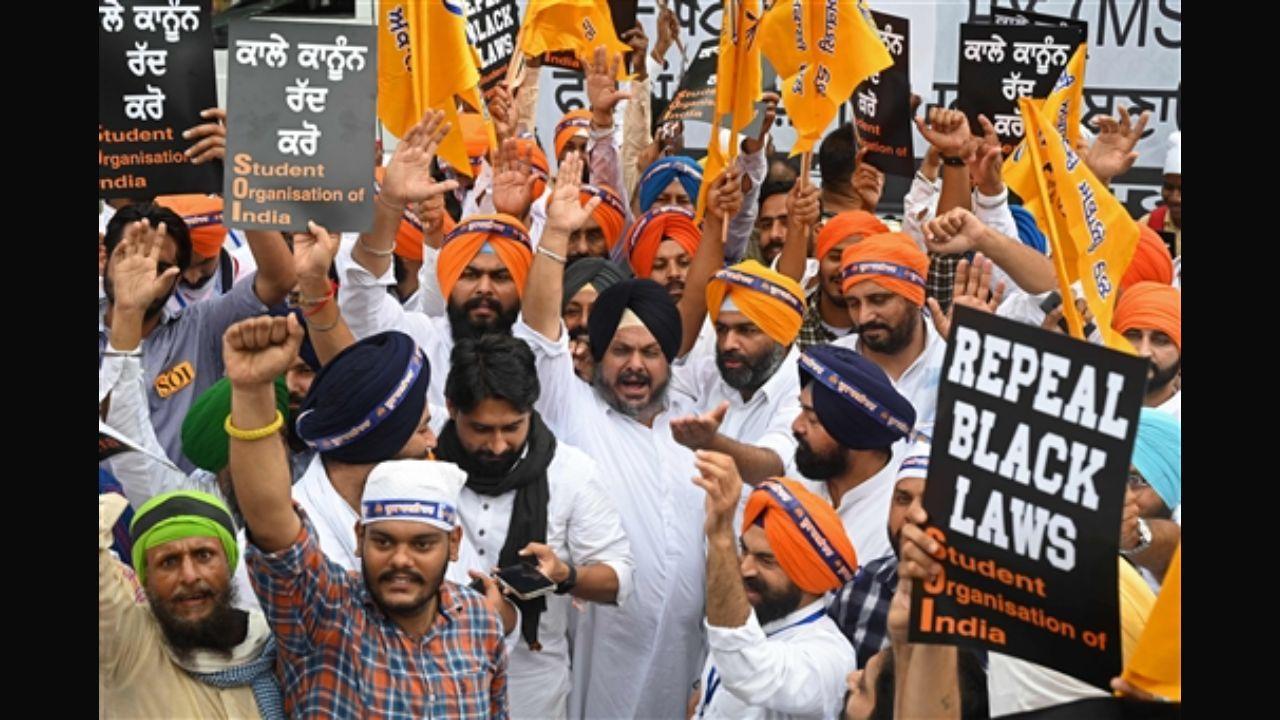 Delhi: Shiromani Akali Dal workers detained for holding protest march against agriculture laws