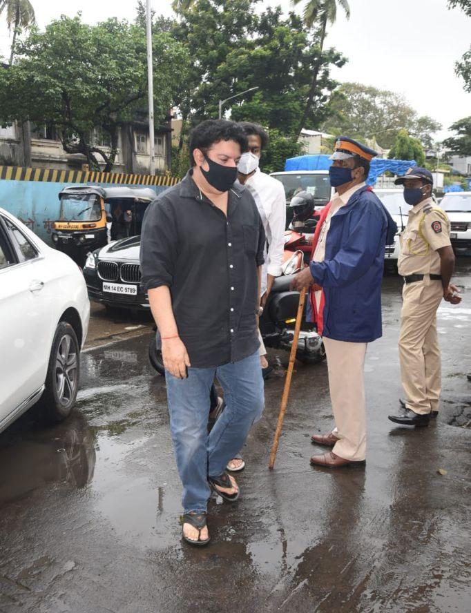 Director Sajid Khan, who's one of the closest friends of Kumar in the industry, also paid a visit to pay his last respects. The two have done films, hosted award ceremonies, and been a part of many television shows. Their chemistry and camaraderie always manage to impress people.