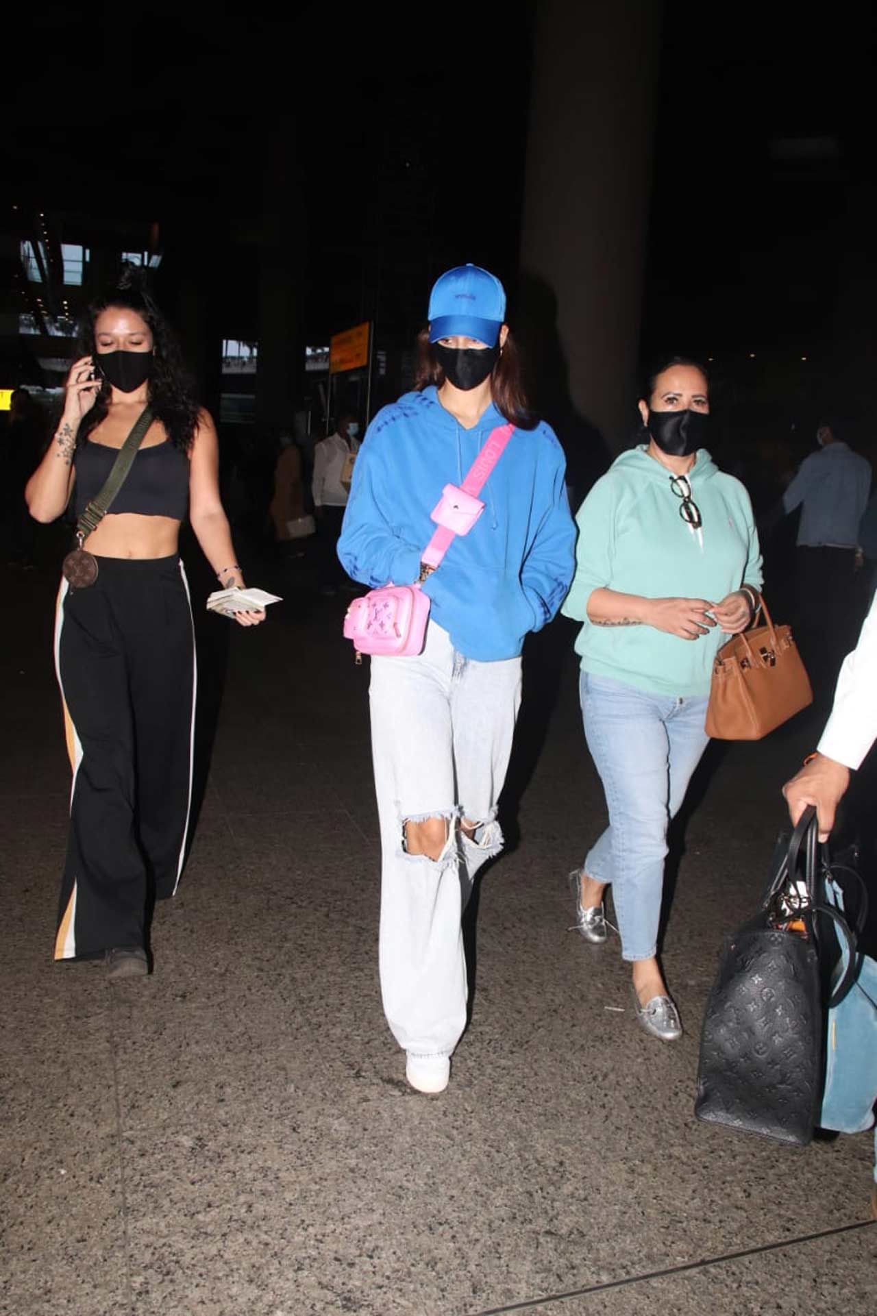 Krishna Shroff, who is an MMA artist, was seen wearing a black co-ord set when clicked by the shutterbugs at the Mumbai airport. For the uninitiated, Krishna Shroff made her music video debut with 'Kinni Kinni Vaari' earlier this year. In a media interaction, Krishna revealed, 