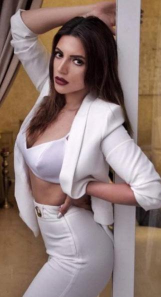 Shama Sikander: Shama Sikander, who appeared in the TV shows Balveer, Ye Meri Life Hai and Seven, also tried her luck in Bollywood. Shama has been a part of some films like Dhoom Dhadaka, Ansh, Man. Shama has also tried her luck in web series. She appeared in Vishesh Bhatt's Maaya, which garnered a lot of controversy because of the actress' bold character.