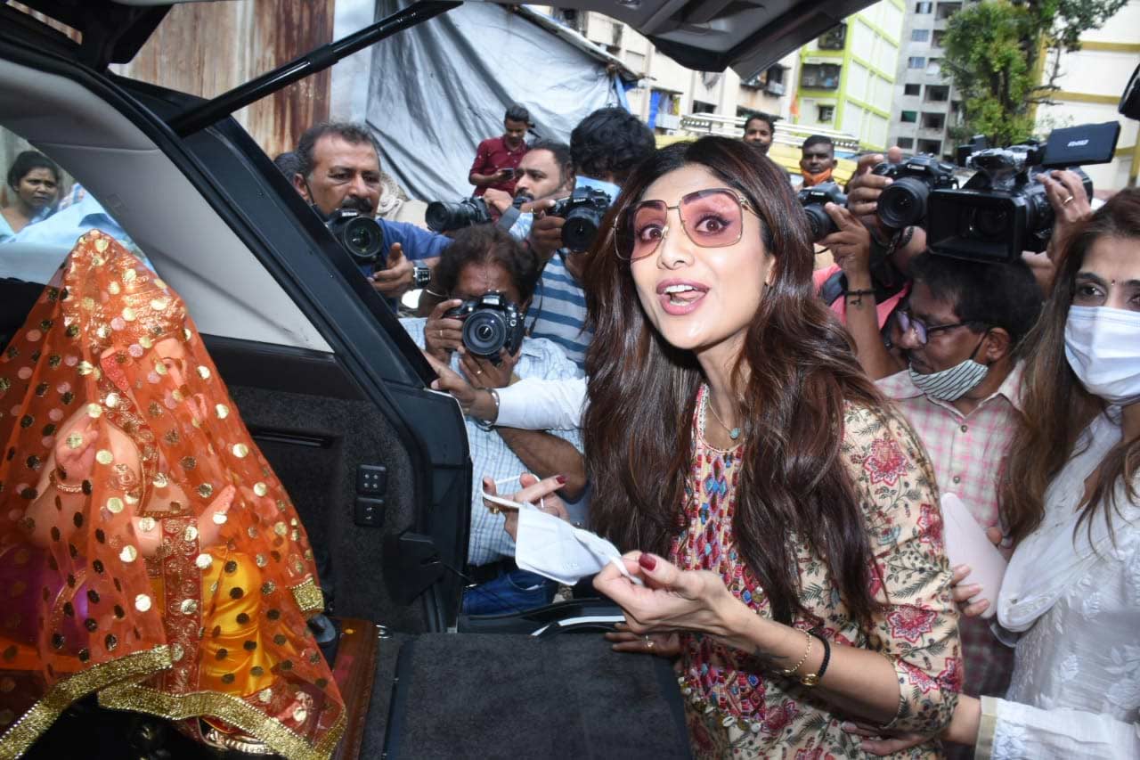 Shilpa Shetty was seen wearing floral ethnic wear for the Ganesh Aagman ceremony.