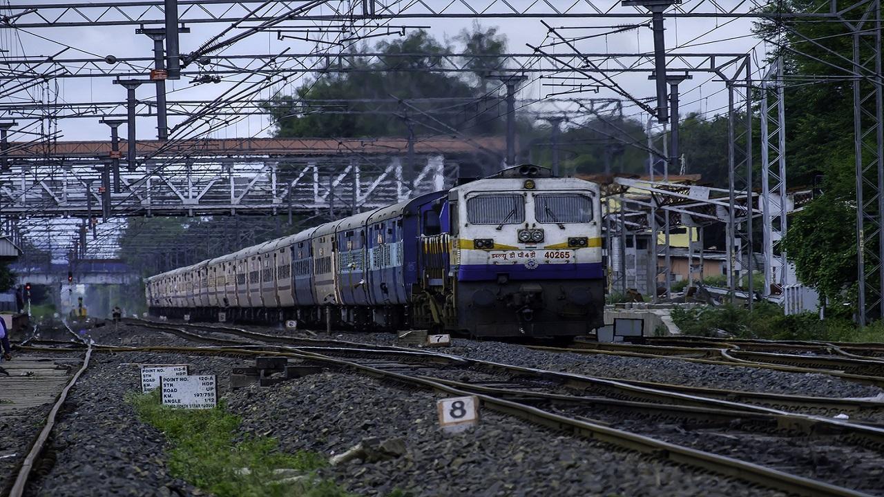 Maharashtra: 2 coaches of Indore-Daund special train derail at Lonavla