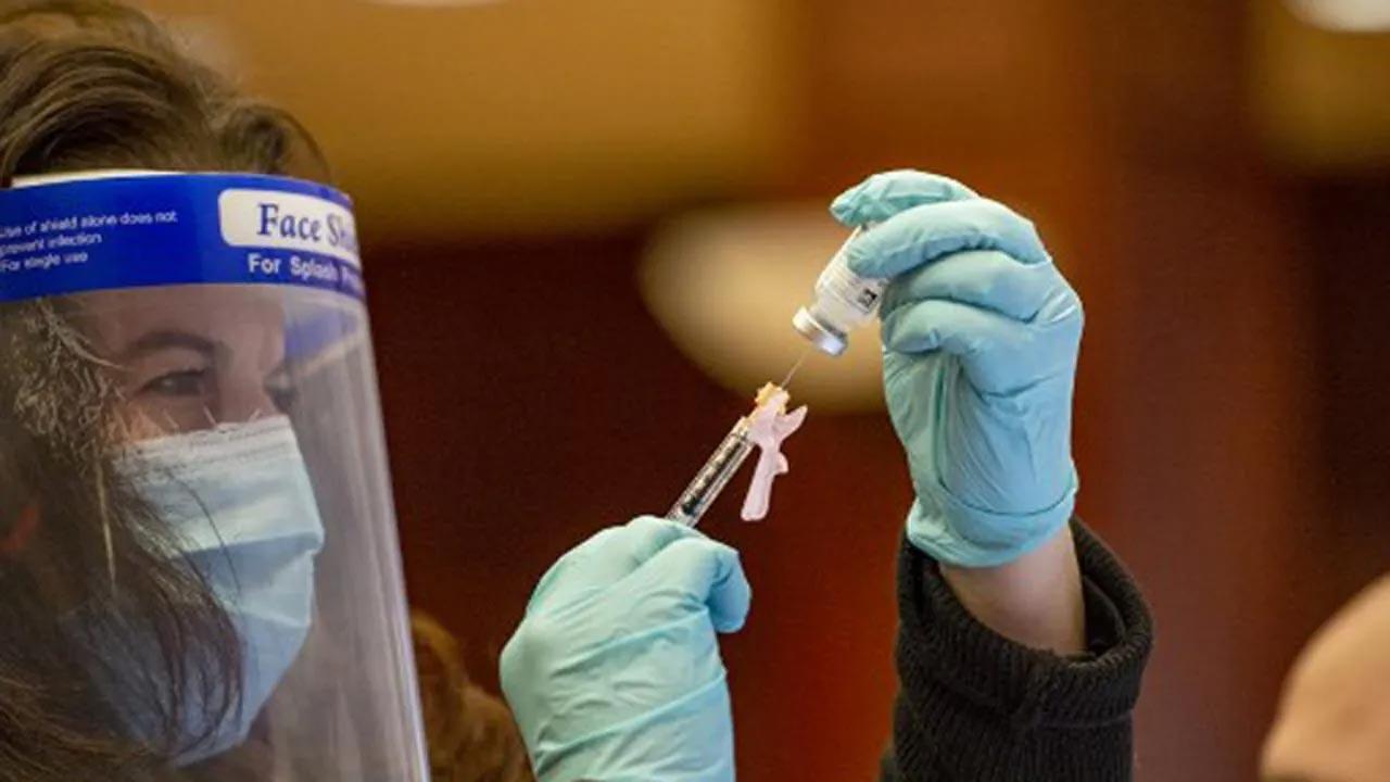 Covid-19: US to ease travel restrictions on fully vaccinated foreign visitors from November