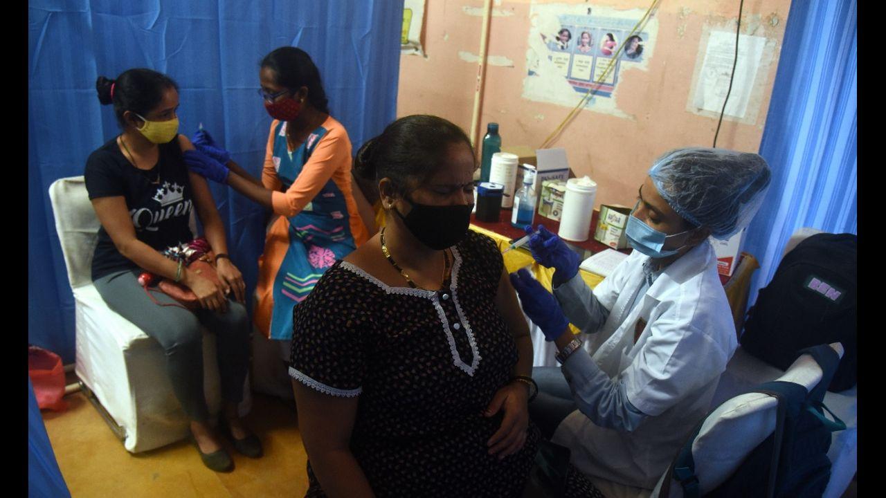 On September 17, BMC held a women-only vaccination drive in the city, and a total of 107,934 women were vaccinated in a single day at public vaccination centres. Pic/Shadab Khan