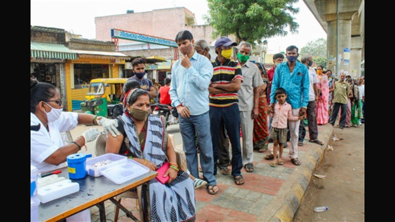 According to the health ministry, India took 85 days to touch the 10-crore vaccination mark, 45 more days to cross the 20-crore mark and 29 more days to reach the 30-crore mark. Pic/PTI According to the health ministry, India took 85 days to touch the 10-crore vaccination mark, 45 more days to cross the 20-crore mark and 29 more days to reach the 30-crore mark. Pic/PTI