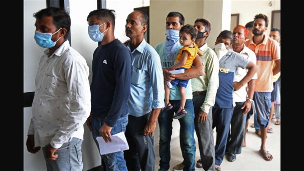 The daily Covid-19 vaccination in the country was over 1 crore on September 6, August 31 and August 27. Pic/AFP The daily Covid-19 vaccination in the country was over 1 crore on September 6, August 31 and August 27. Pic/AFP