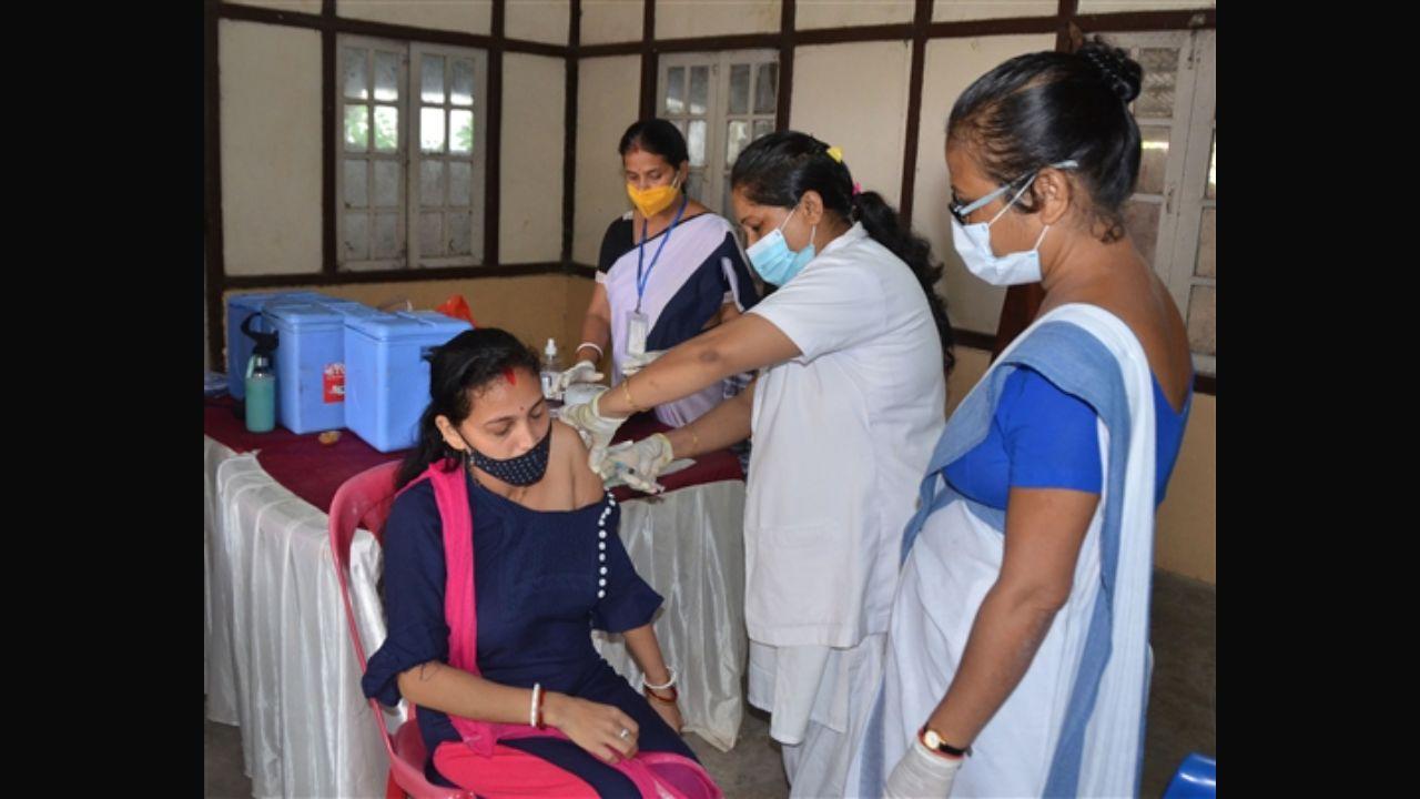 PM Modi will interact with healthcare workers and beneficiaries of the Covid-19 vaccination programme, on completion of 100 per cent first dose coverage for the adult population in Goa on September 18 at 10:30 am via video conferencing. Pic/PTI