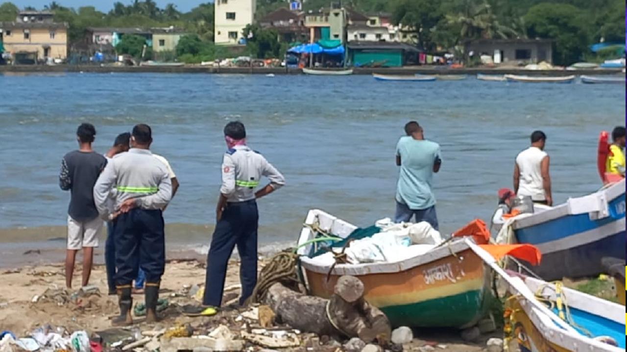 Mumbai: Bodies of two of three boys who went missing in sea at Versova recovered