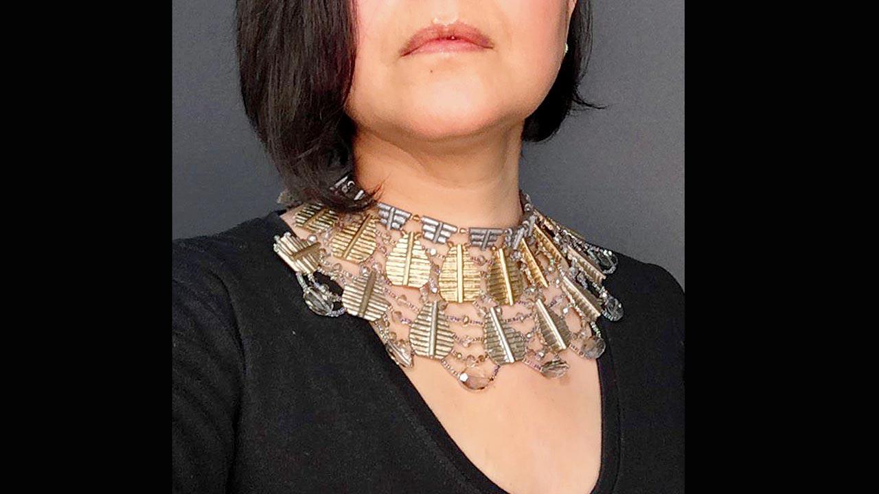 A necklace from Paperjewelz