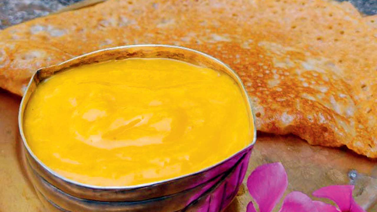 Aamras and wheat cheela