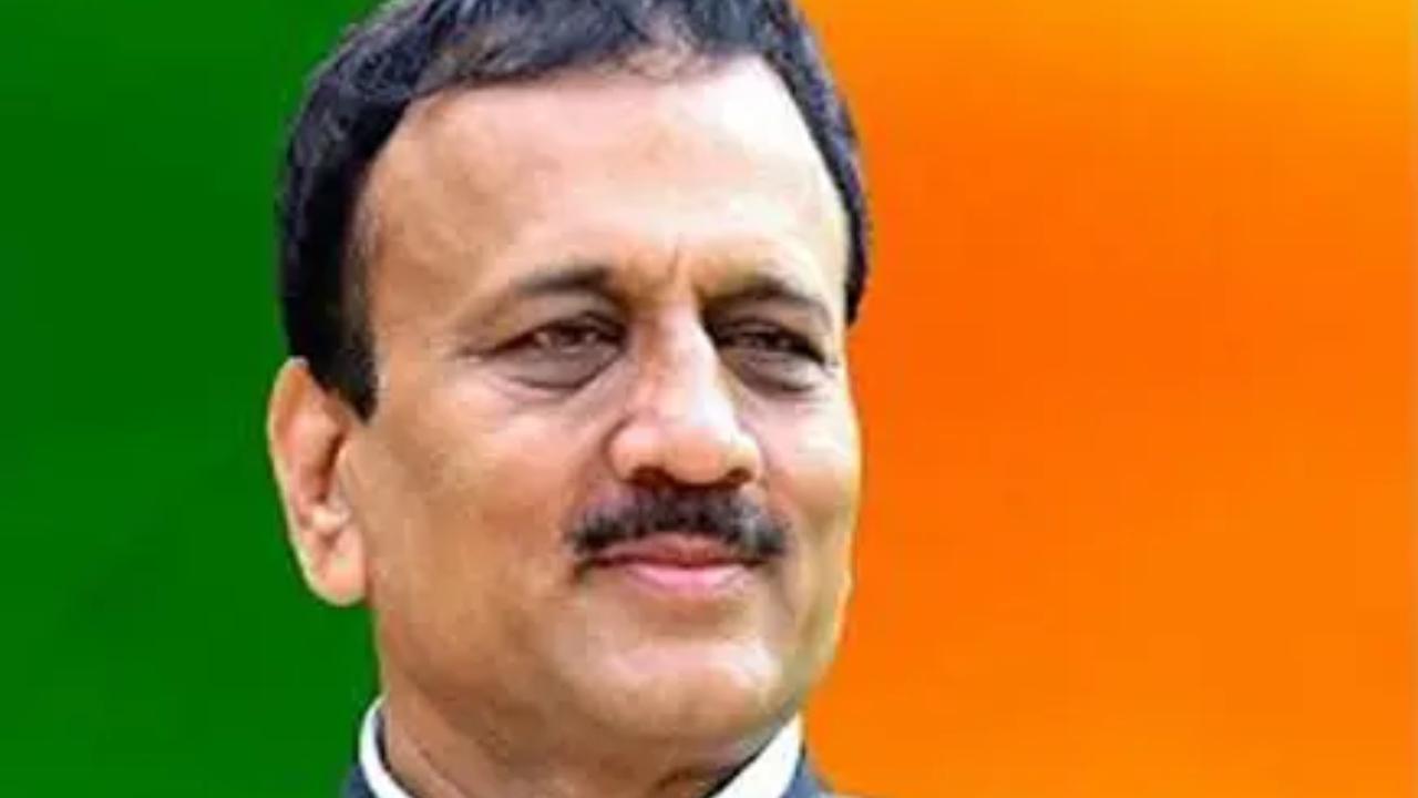 Maharashtra government creating artificial power crisis to harass people, earn commission, says BJP leader Girish Mahajan