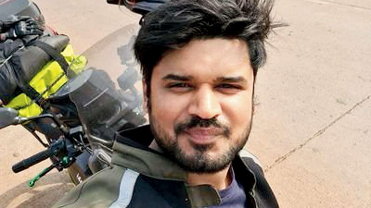 Madhya Pradesh biker gets city e-challan for not wearing seat belt!