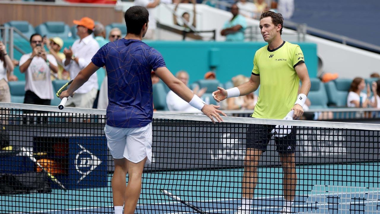 Teen Carlos Alcaraz wins Miami Open title