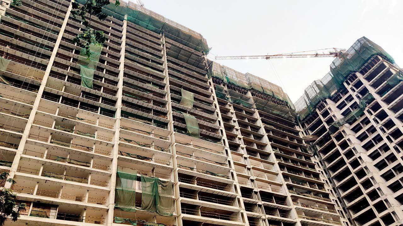 Builders turn a deaf ear to Mumbai CP Sanjay Pandey's sound plea