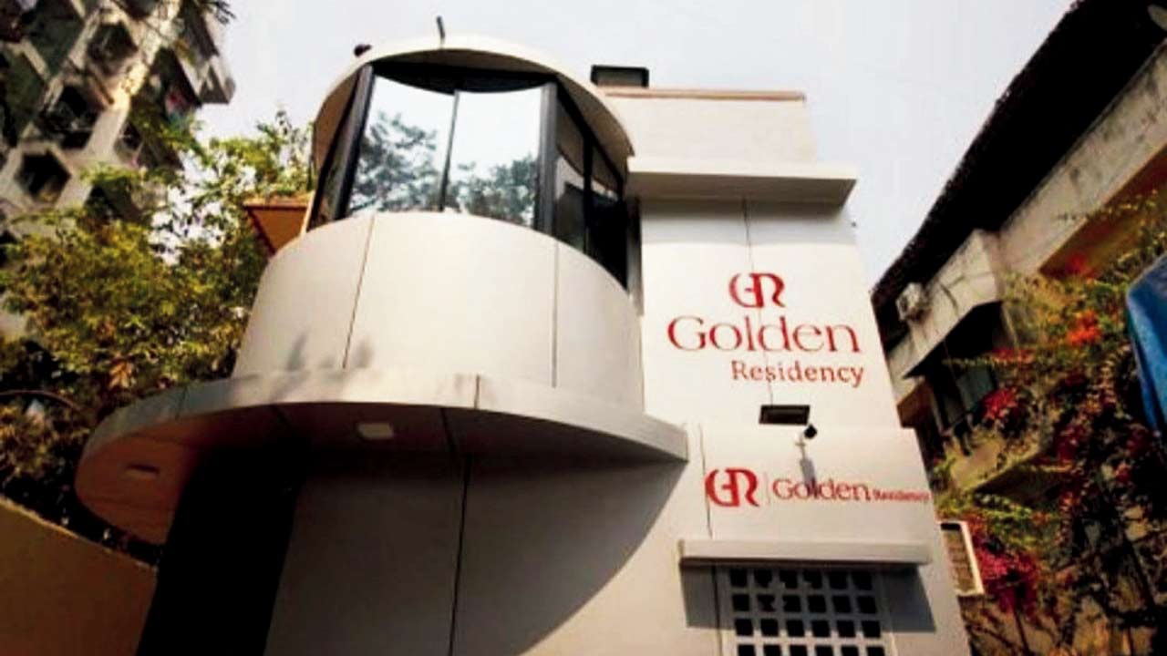 Golden Residency hotel at Vile Parle, where the constables stayed