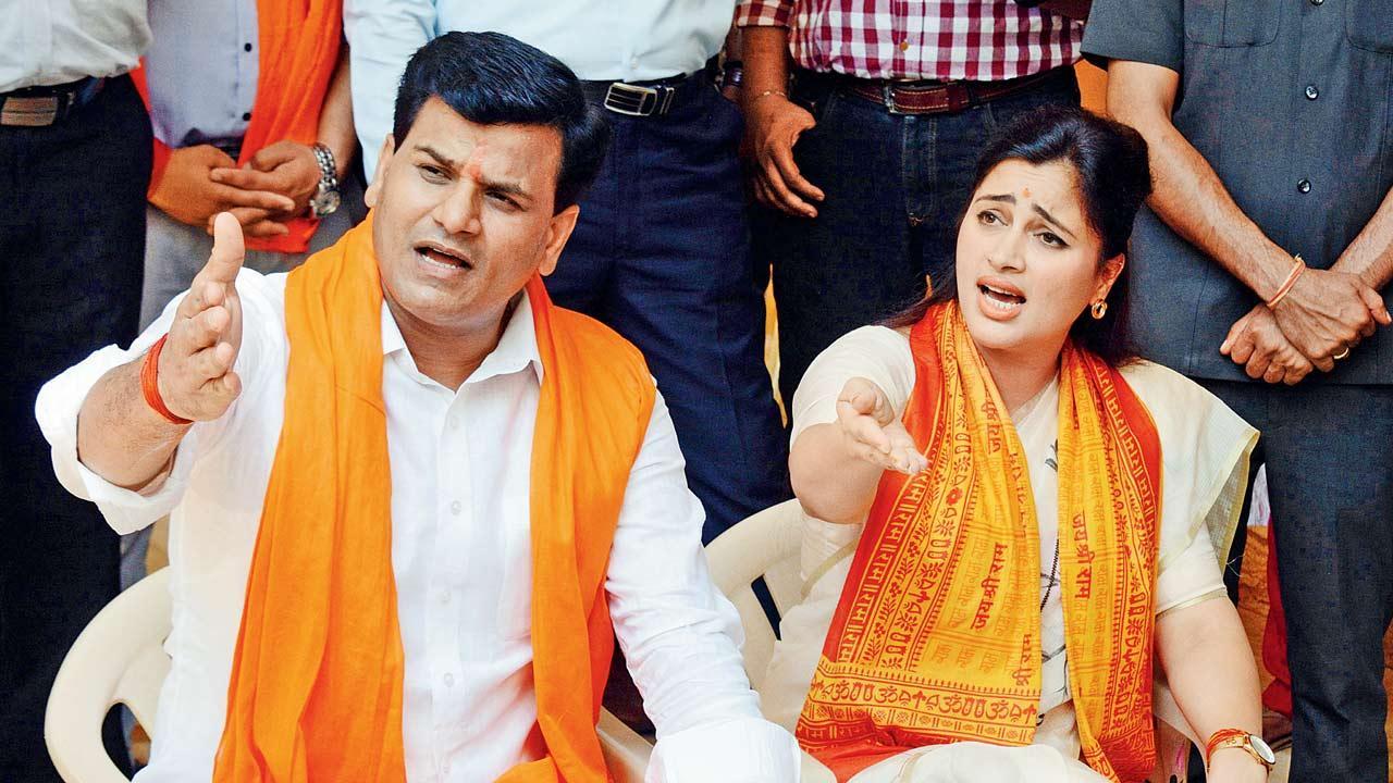 Hanuman Chalisa row: Sanjay Raut alleges D-gang link to Rana couple