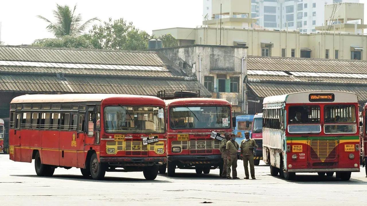 MSRTC workers' protest: Police conduct searches at lawyer Gunaratna Sadavarte's residence in Mumbai