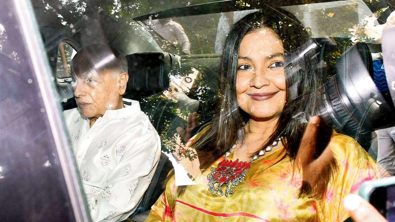 Mahesh and Pooja Bhatt were among the early birds