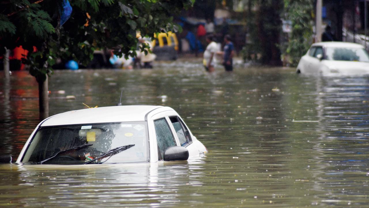 A flooded road at King’s Circle in 2020. The Mahul pumping station will resolve the issue. Pic/Sameer Markande