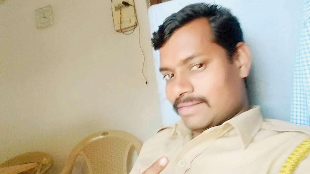 IPL 2022: Two drunk cops breach bio-bubble to click pictures with players