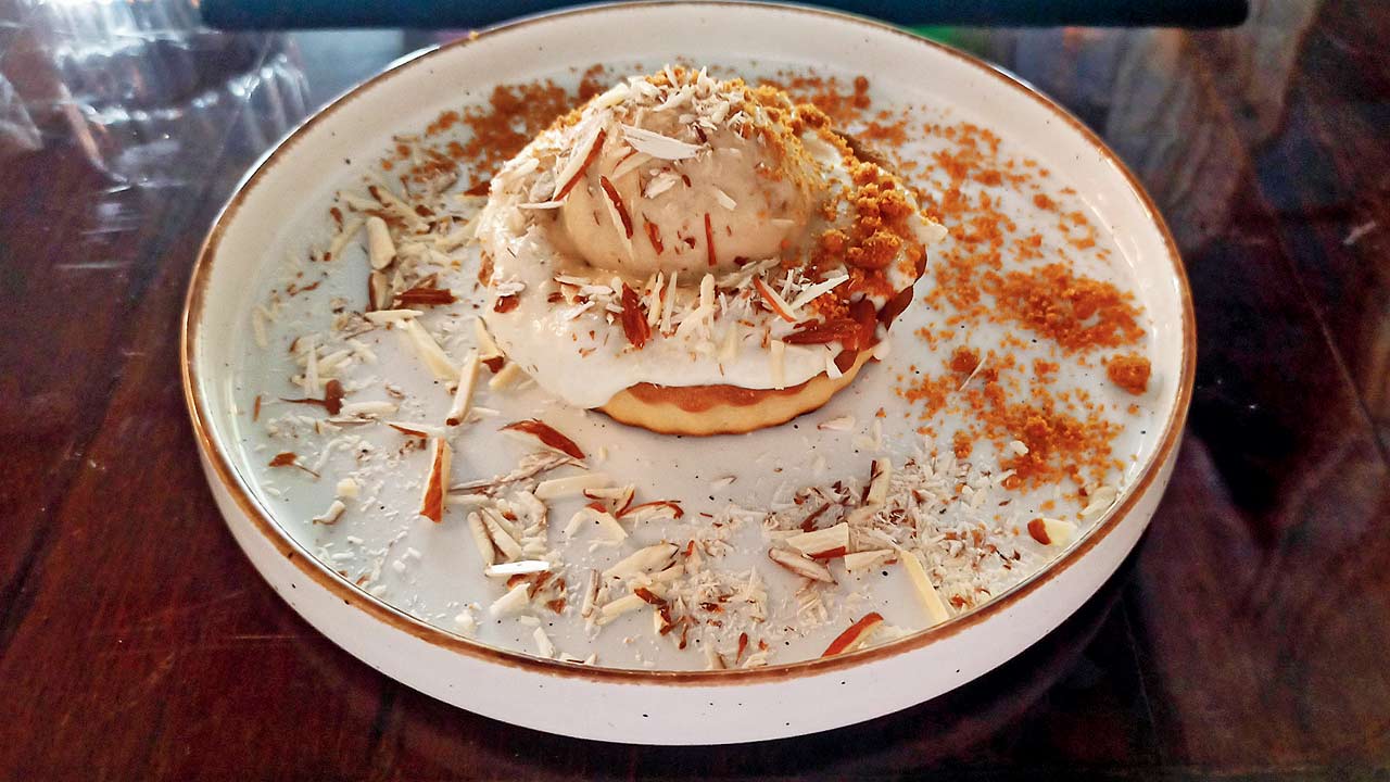 Salted caramel tart ice cream