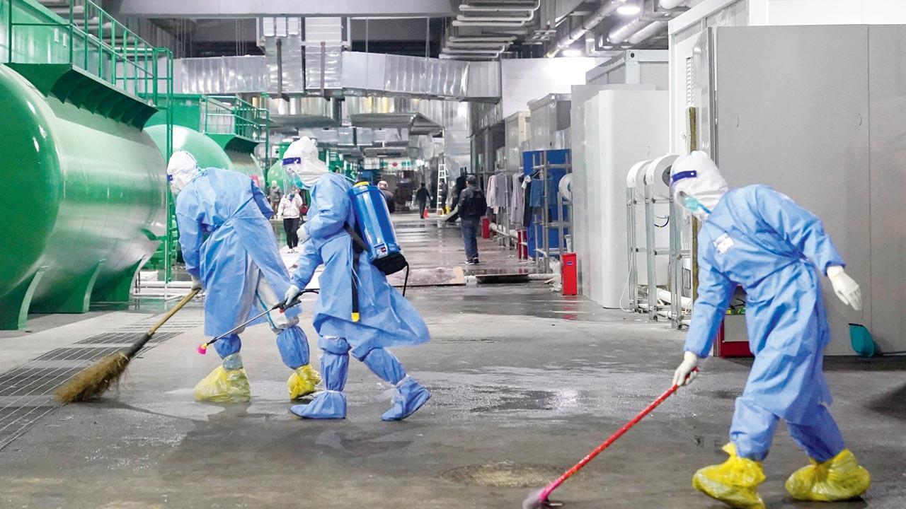 Shanghai virus cases hit record
