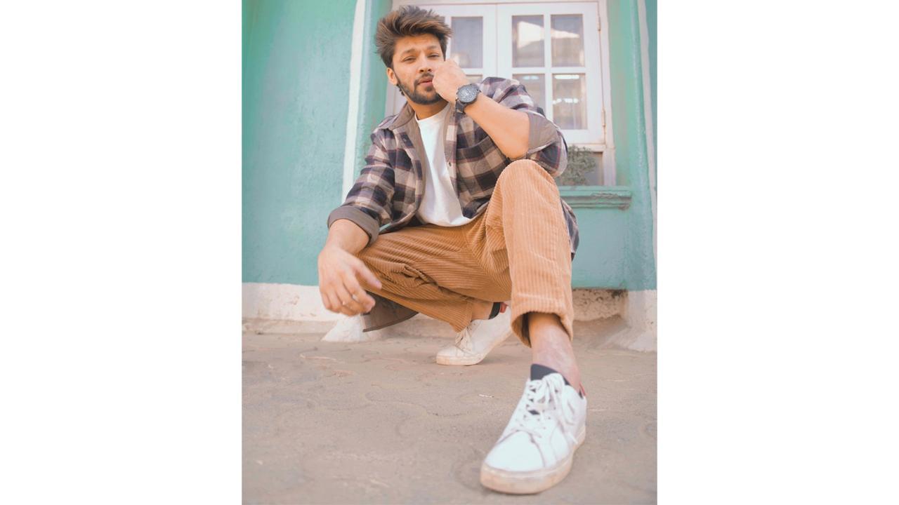 Shaurya Khare turns up the charm factor in his music video ‘Betabiyaan' released on Zee Music