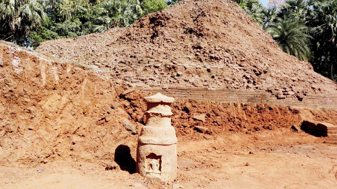Votive stupa