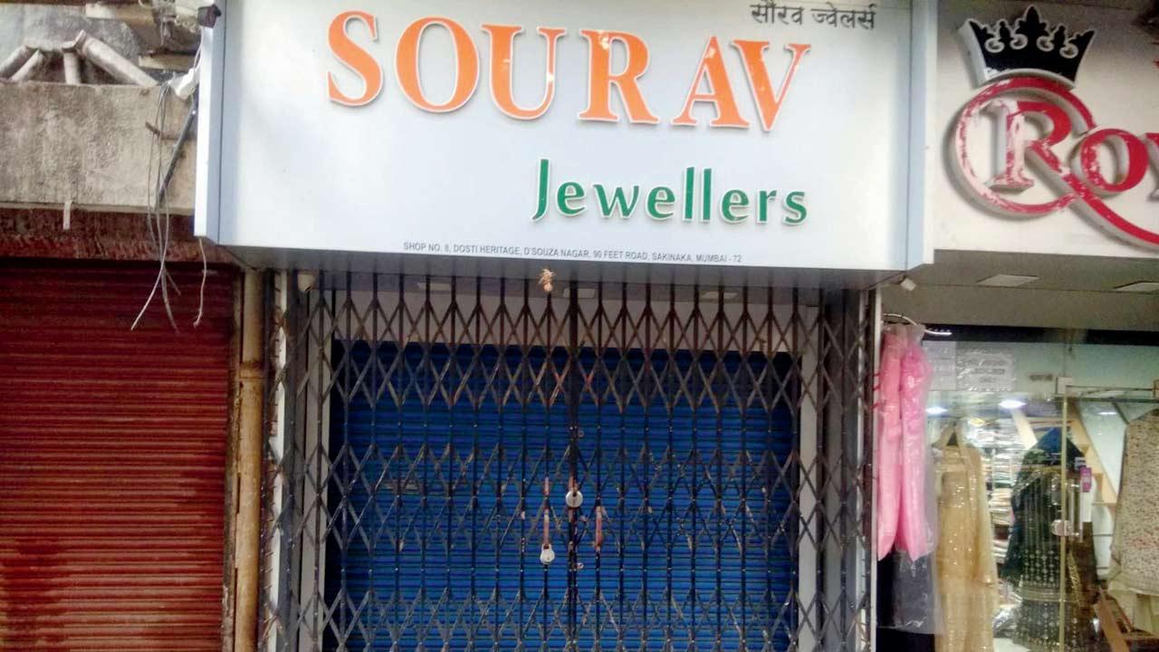 Mumbai Crime: Cop accused of looting Rs 40 lakh jewellery from shop during raid