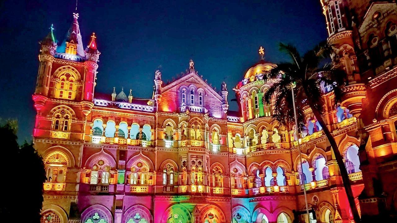 Mumbai: This Sunday, light and sound show at CSMT