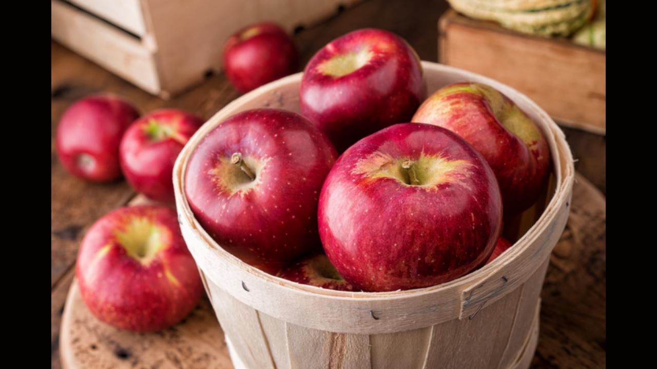 Fungicides on apples, other fruits can host drug-resistant yeasts: Study
