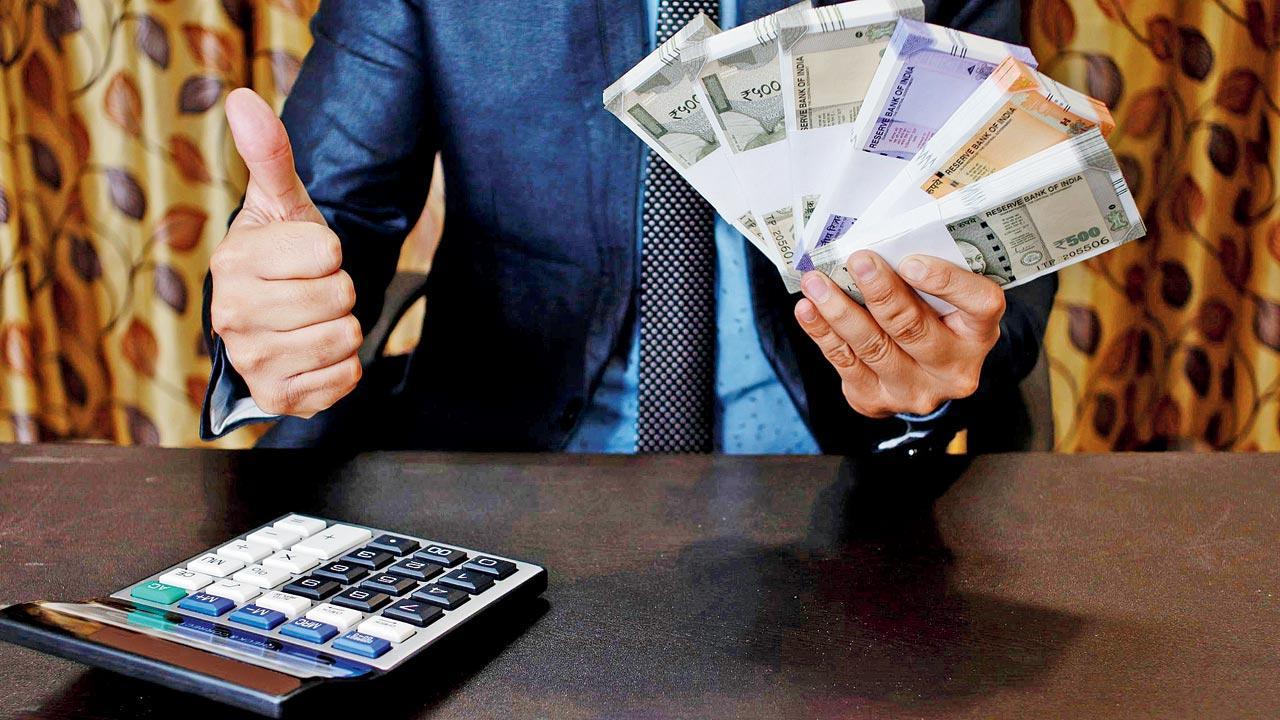 Mumbai Crime: Minor, mother dupe investors of Rs 29 lakh, booked