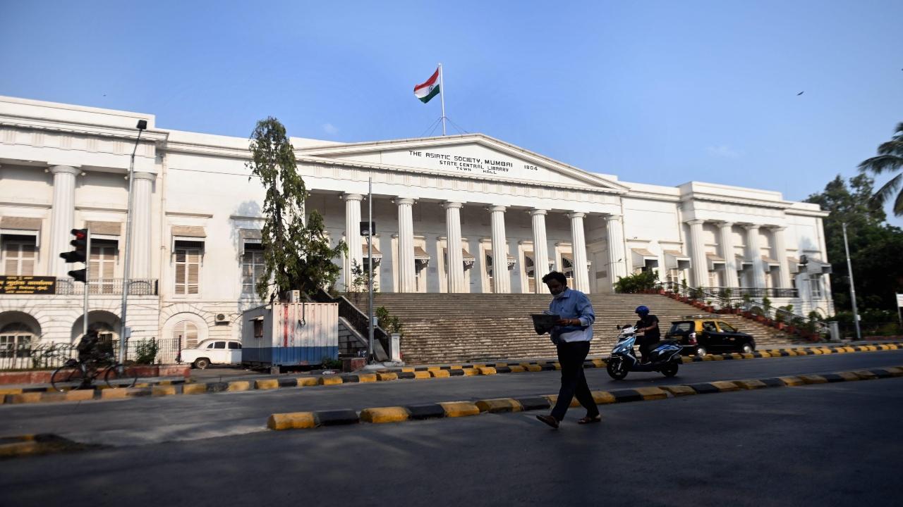 The Asiatic Society of Bombay
Located in south Mumbai, the Asiatic Society of Bombay houses thousands of original copies of books from the early centuries including one of the two original manuscripts of the Divine Comedy, an Italian narrative poem written by Dante Alighieri in 1320. Founded by Sir James Mackintosh, the library is also a rich repository of over 10,000 rare coins and thousands of maps.