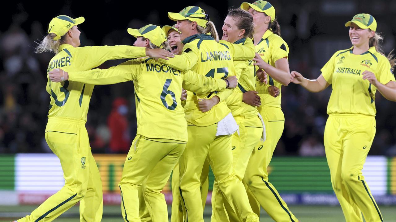 Women's World Cup: Healy's 170 finds worth, Sciver's unbeaten 148 in vain as Australia lift 7th title