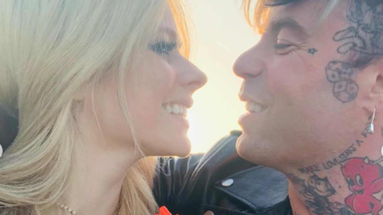 Avril Lavigne gets engaged to boyfriend Mod Sun, shares proposal pictures