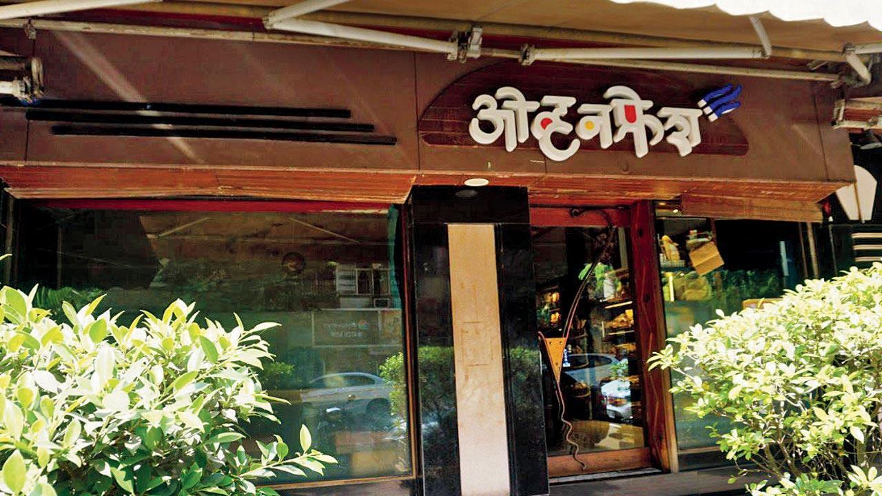 Mumbai: Shivaji Park’s popular joint Oven Fresh at wits’ end as cons dupe patrons of Rs 5-10 lakh
