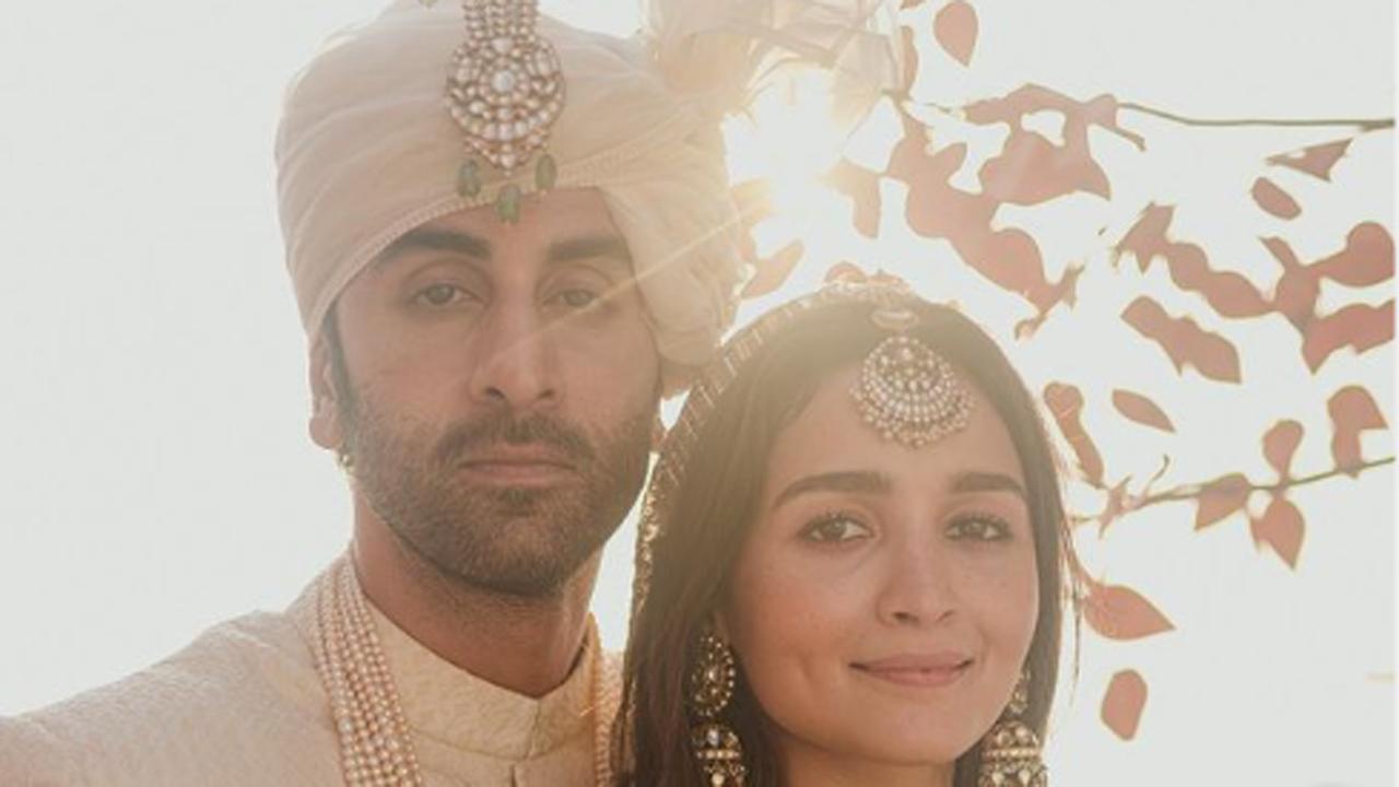 Alia Bhatt's new display picture with husband Ranbir Kapoor on Instagram is pure heart