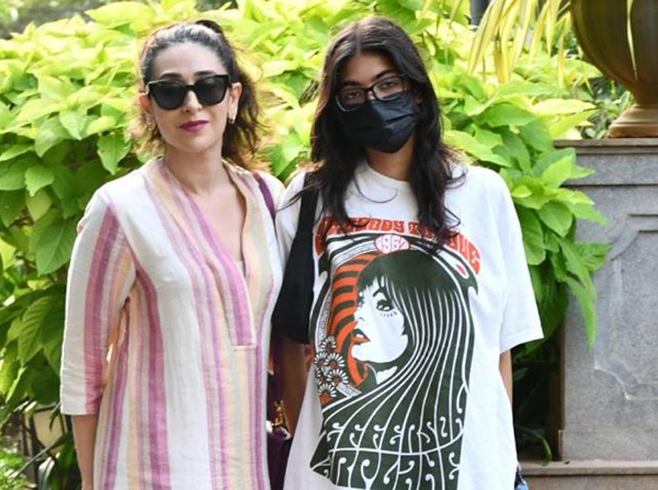 Karisma Kapoor struck a pose with daughter Samaira. Karisma shared her childhood picture with her mother on Instagram. In the image, Babita is seen holding little Karisma in her arms. For the caption, she chose to put up the lyrics of Babita`s famous birthday song `Baar Baar Din Ye Aaye` from her film `Farz`. Karisma Kapoor struck a pose with daughter Samaira. Karisma shared her childhood picture with her mother on Instagram. In the image, Babita is seen holding little Karisma in her arms. For the caption, she chose to put up the lyrics of Babita`s famous birthday song `Baar Baar Din Ye Aaye` from her film `Farz`.