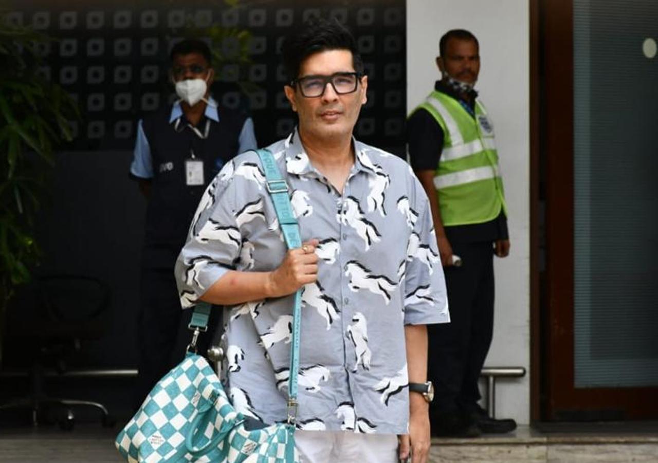 Apart from Alia, the shutterbugs also captured fashion designer Manish Malhotra giving company to the newest bride in Tinsel Town. 