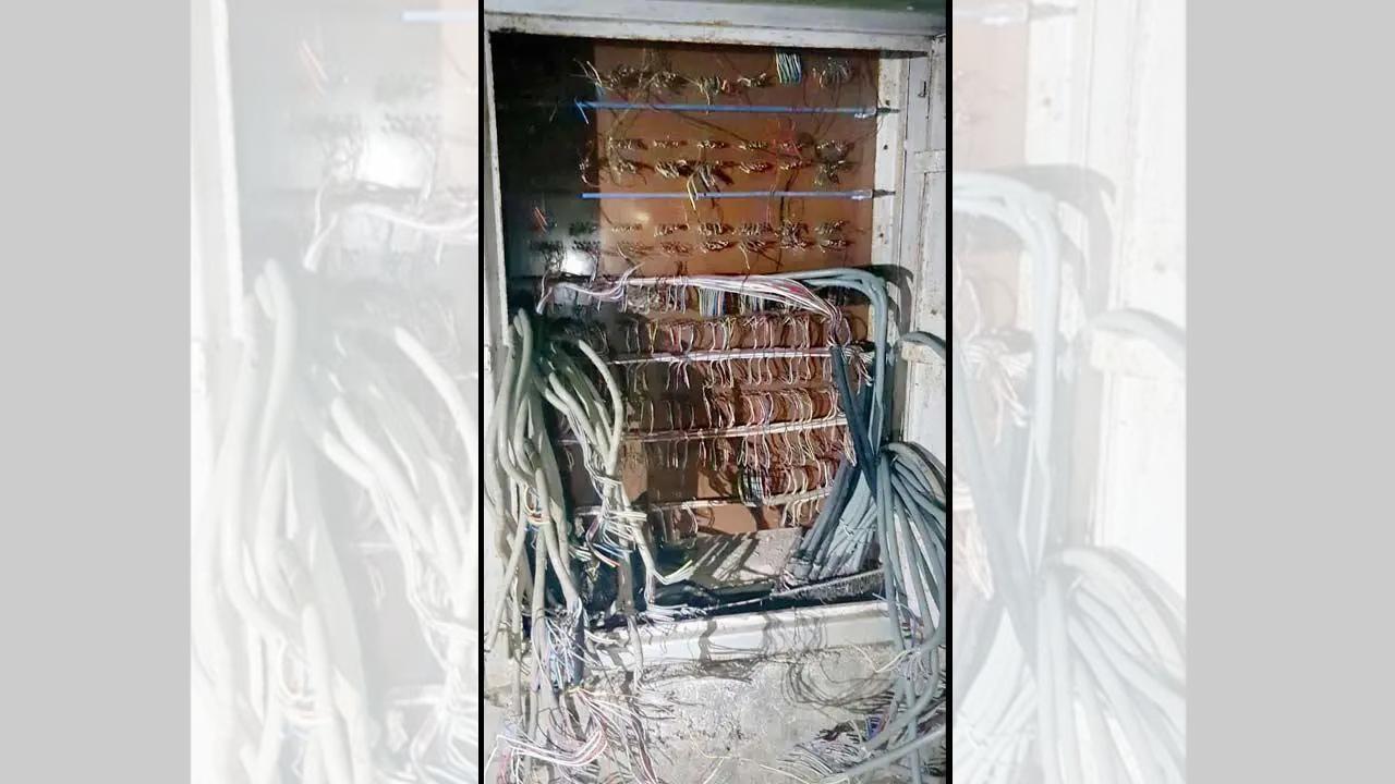 82 trains delayed, 40 cancelled on Central Railway after signal box damaged