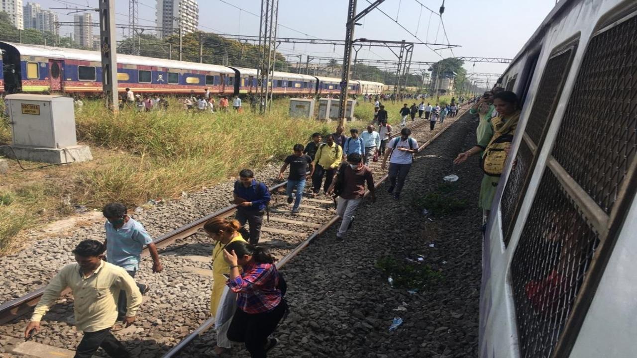 Mumbai: Work on to restore suburban train services hit by Puducherry Express derailment