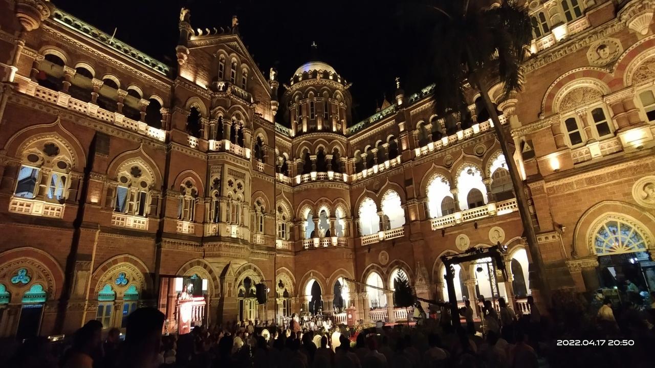 Mumbai: Stunning light and sound show on Indian Railways' 170th birthday