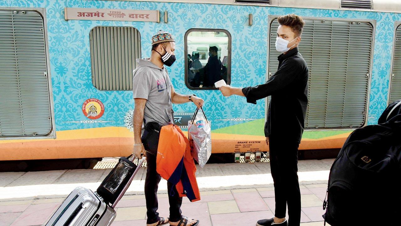 Bring back random tests at railway stations: Mumbai passenger associations ask amid rising Covid cases