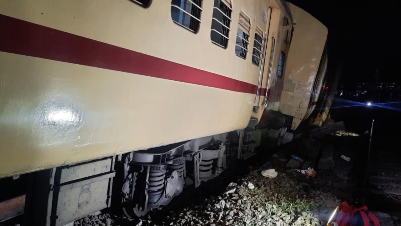 Mumbai: Three coaches of Puducherry Express derail at Matunga station, nobody injured