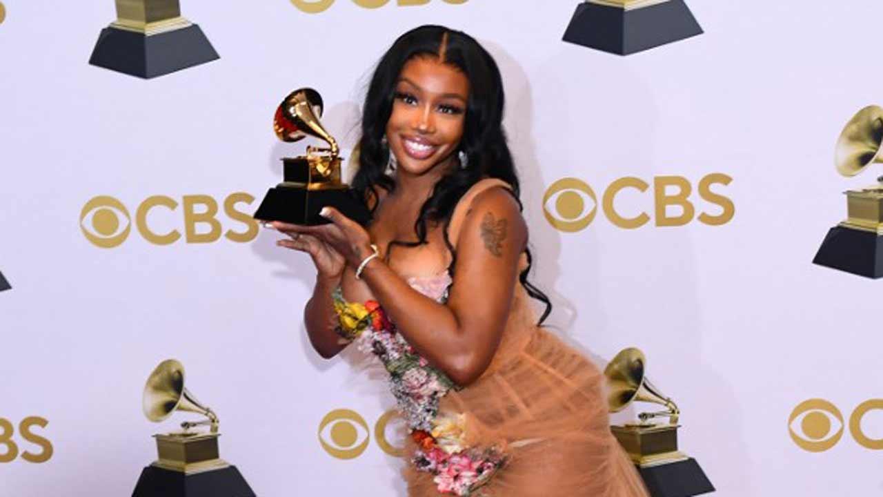 Doja Cat turns emotional while receiving her first Grammy Award