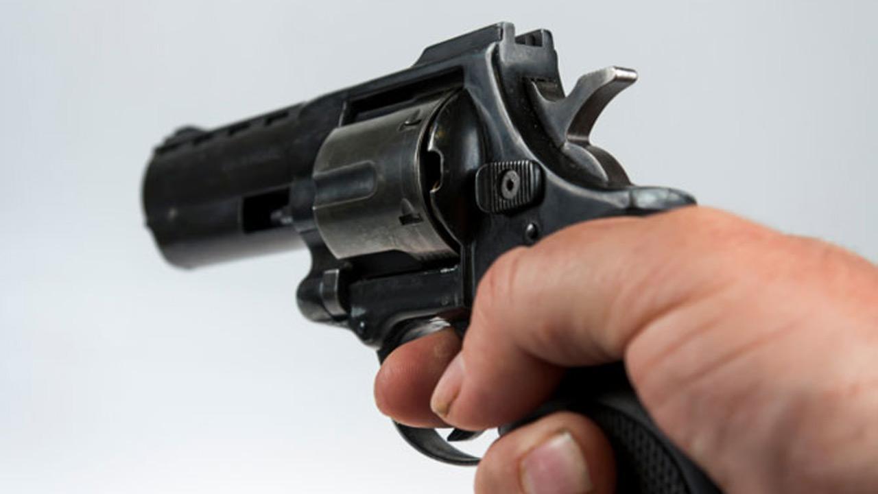 UP jeweller accidentally shoots self with pistol