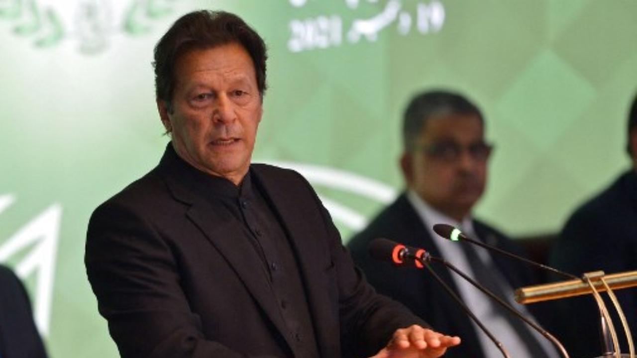 Pakistan PM Imran Khan names US official who sent 'threat' message